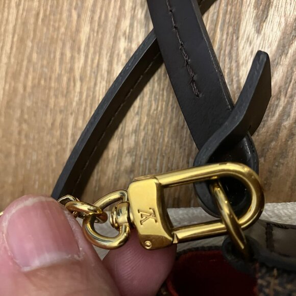 Louis Vuitton  Favorite MM - Picture 5 of 9